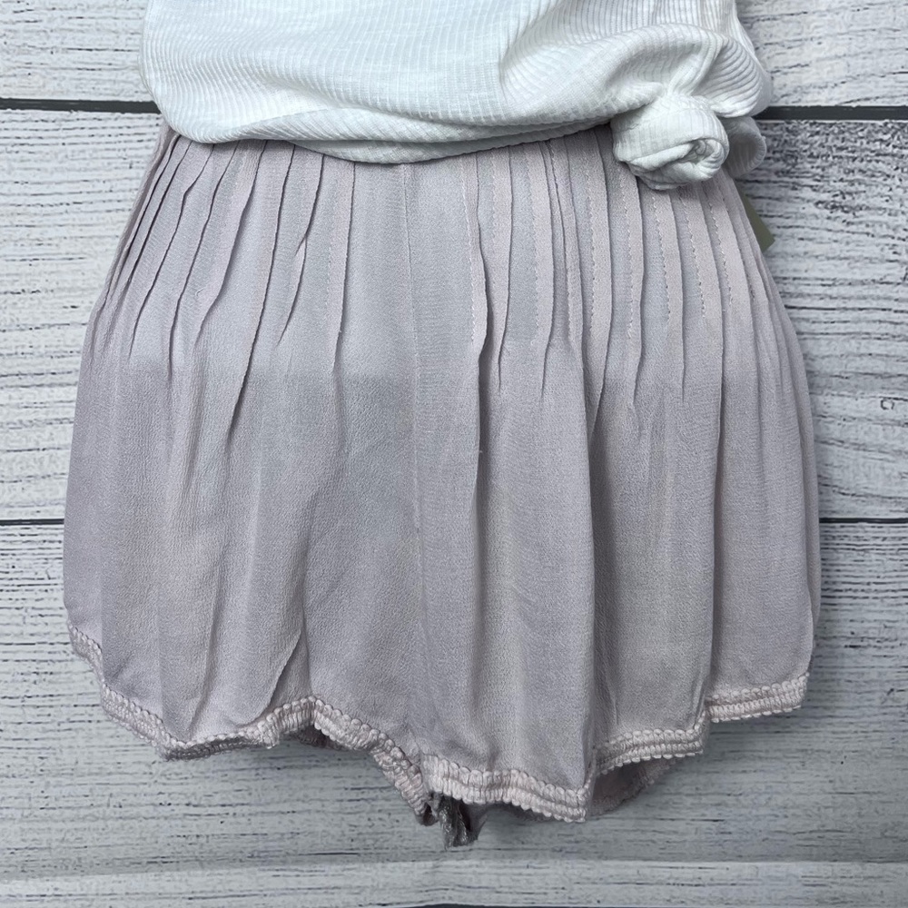 POL Pleated Distressed Flowy Side Zip Casual Shorts 💗